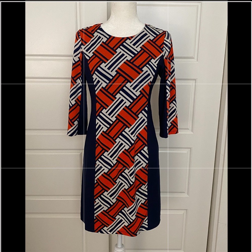 Form fitting Dress - Picture 2 of 4